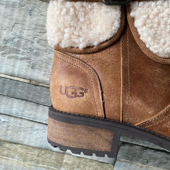 Ugg Blayne ll Buckle lodge boots 6.5 - Picture 2 of 10